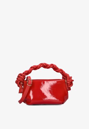 Rode lakleren handtas met een gedraaide touwhandgreep, perfecte voor een gladde afwerking en een verstelbare strap. Compact en gestructureerd ontwerp.
