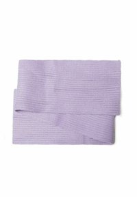 Étole en tissu tricoté lavande, avec une texture côtelée, de forme rectangulaire et des extrémités superposées pour un style polyvalent et une chaleur optimale.