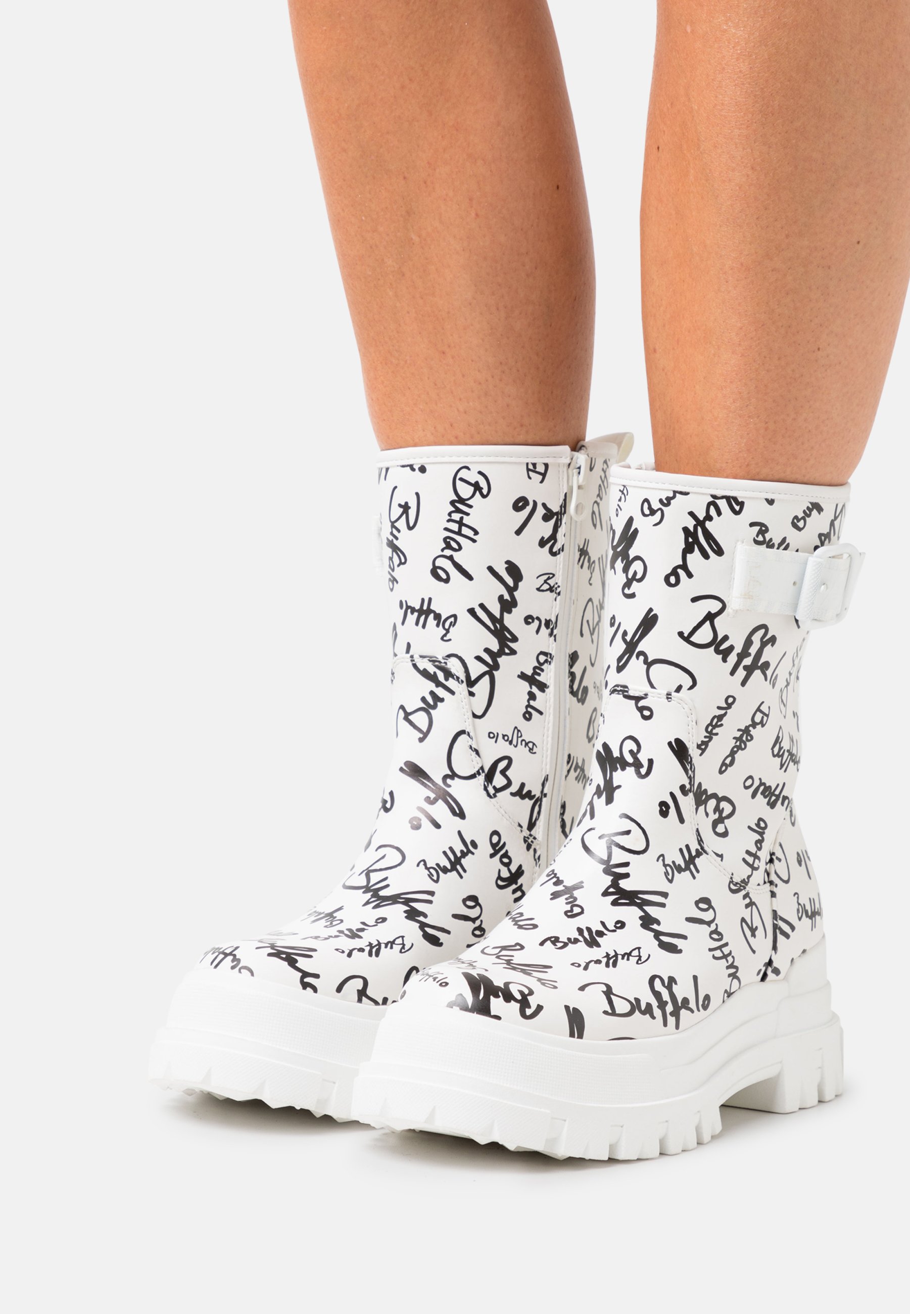 Buffalo VEGAN ASPHA RAIN LO - Botas de agua - white/black/blanco -  Zalando.es