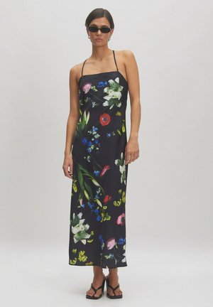 Maxikleid mit Blumenmuster und Spaghetti-Trägern; dunkler Hintergrund mit pinken, roten, blauen und grünen Blumen; glatter, leichter Stoff.