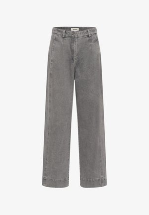 Jeans grigi alti in vita, dritti, con chiusura a bottoni e cerniera, passanti per cintura e tasche laterali.