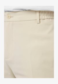 Non sélectionné, blanc cassé