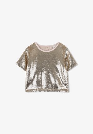 Top court à manches courtes en sequins dorés avec encolure ronde et finition beige sur fond blanc.