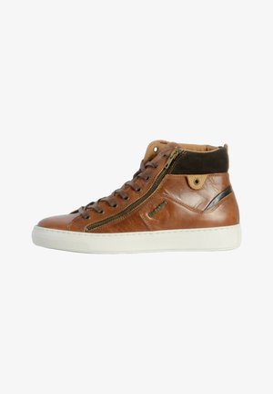 Sneaker alta in pelle marrone con suola in gomma bianca, zip laterale, chiusura con lacci e dettagli in suede. Texture liscia con dettagli plastici.