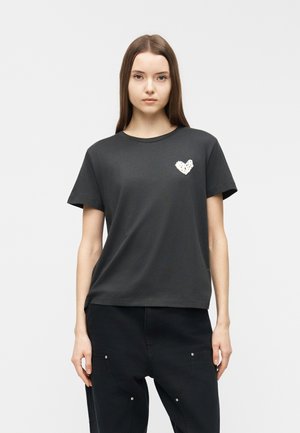 HEART LOGOS TEE - T-shirts print - washed black