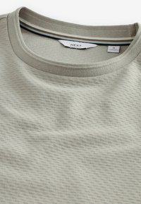 Next TEXTURED REGULAR FIT - Jednoduché tričko - grey