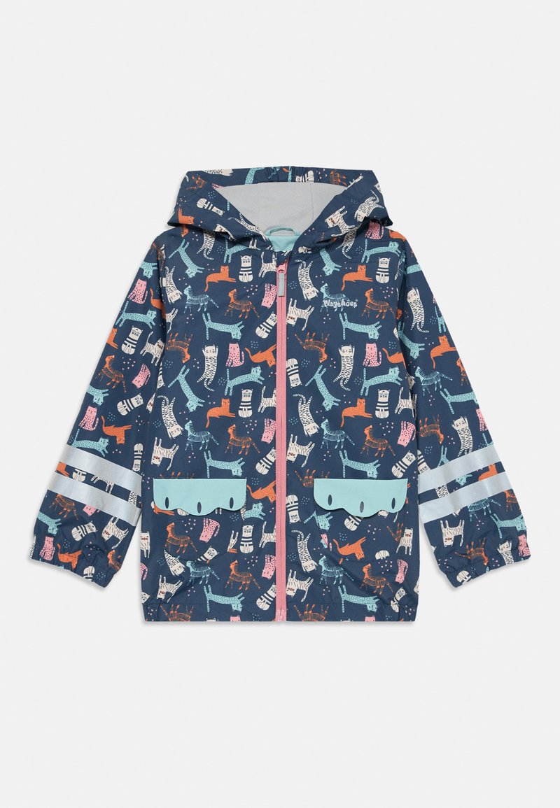 Giacca impermeabile con sfondo blu navy, caratterizzata da motivi animali colorati, cappuccio e strisce riflettenti sulle maniche.
