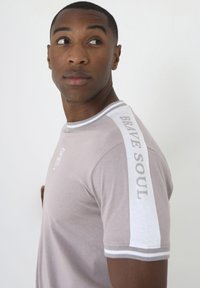 Brave Soul MTS MACKAY GDP - T-shirt imprimé - light pink