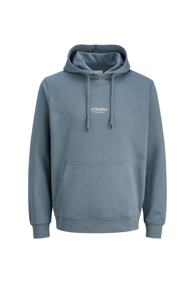 Hætte sweatshirt i dempet blå bomuldsblanding med en front kanguru lomme, ribbede manchetter og et hvidt logo på brystet.