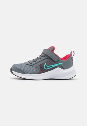 DOWNSHIFTER 11 UNISEX - Neutral running shoes - smoke grey/siren red/washed teal