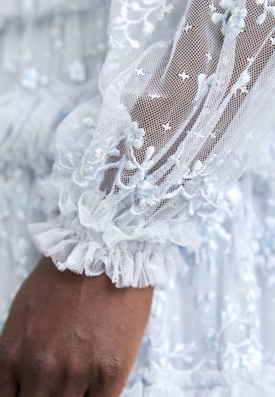 Needle & Thread BLOSSOM ANKLE GOWN - Iltapuku - cloud