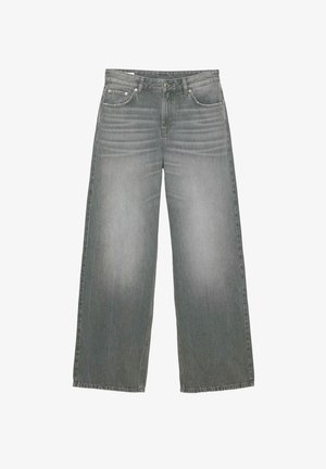 Széles lábú, szürke farmernadrág, amely enyhén kopott textúrával, öt zsebes kialakítással és klasszikus gombos-cipzáras záródással rendelkezik.