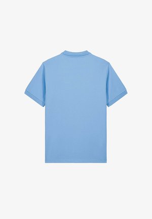 Lichtblauw polo-shirt met korte mouwen en een klassieke kraag. Glad materiaal; eenvoudig, strak ontwerp zonder patronen of versieringen.