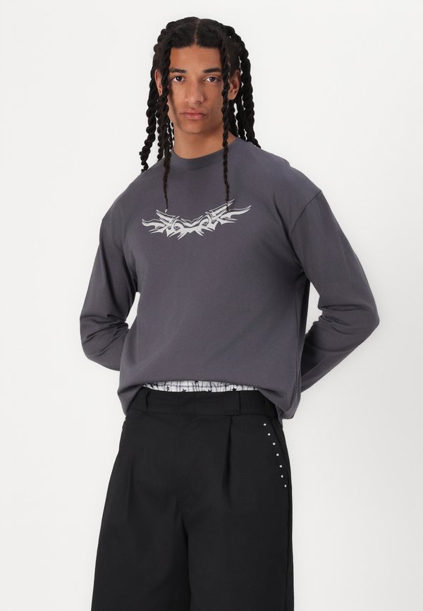 STUDDED GOLIATH UNISEX - Shorts4