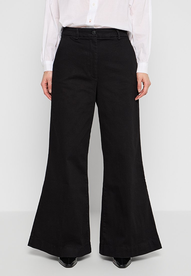 Tomorrow Flared Jeans zwart Tomorrow Flared Jeans zwart