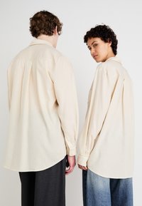 Sister Jane PENNY APPLIQUE UNISEX - Blus - cream