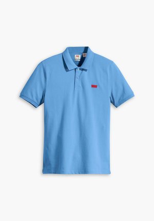 Lichtblauw polo shirt van katoen met een gekleed halslijn. Bevat een klein rood logo op de linkerkant van de borst. Korte mouwen.