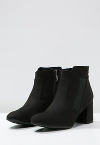 Marco Tozzi Tronchetti - black