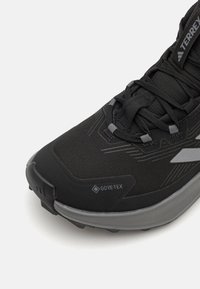 Thumbnail Image 9
