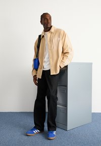 adidas Originals ADICOLOR POLAR FLEECE - Fleecová bunda - magic beige