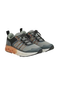 Buty sportowe z siateczkowym cholewką w odcieniach szaro-czarnych, z pomarańczowymi akcentami, amortyzowaną podeszwą i elastycznymi sznurówkami. Posiadają pętelkę na pięcie.