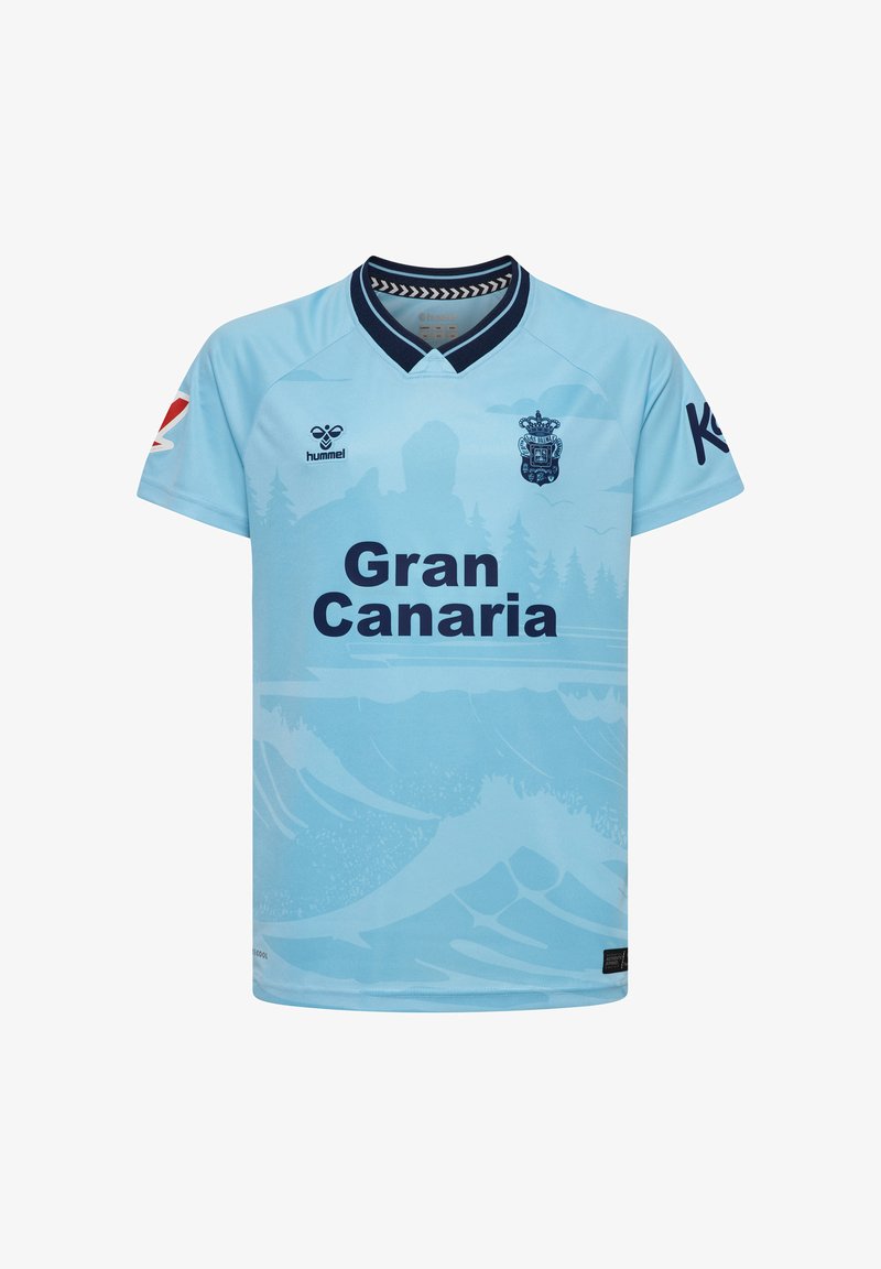 Ljusblå fotbollsdräkt med marinblå krage, texten "Gran Canaria", lagets märke, sponsorlogotyper samt subtila våg- och skogsmönster.