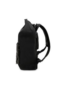 Czarna plecak o gładkim, matowym wykończeniu, z wyściełanymi ramiączkami, boczną kieszonką na zamek błyskawiczny oraz smukłym designem.