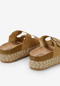 Bosanova CON ESPARTO BICOLOR - Mules de tacón - tostado