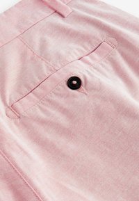Next STRETCH - REGULAR FIT - Rövidnadrágok - apricot