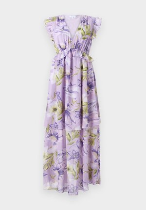 Világos lila maxi ruha áttetsző virágmintás anyaggal, fodros kisujjakkal, mély V-nyakkal és réteges szoknyával, melynek többszintű kialakítása van.