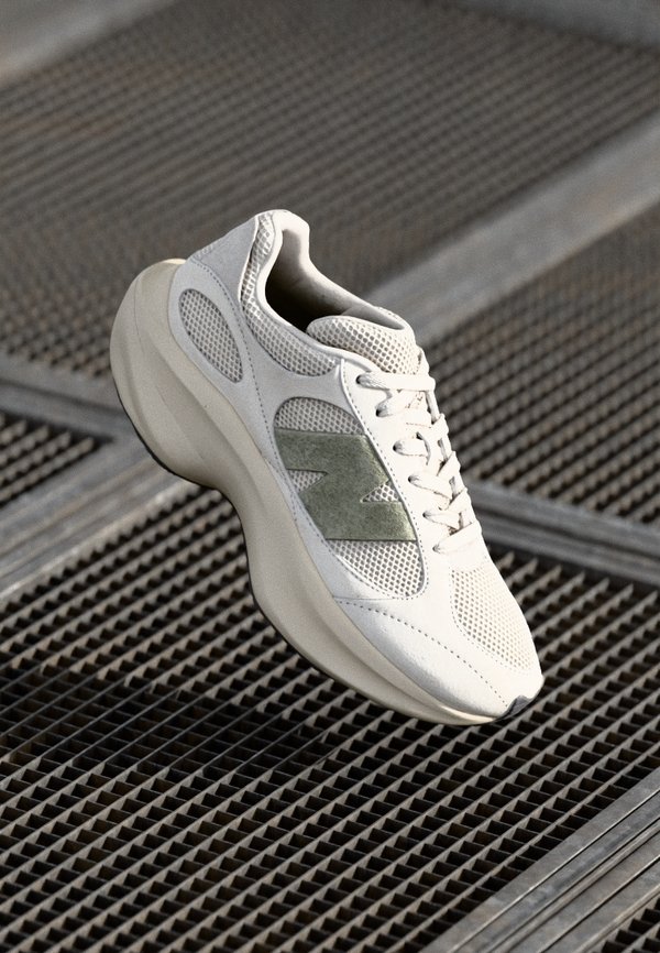 UWRPD - Trainers - linen4