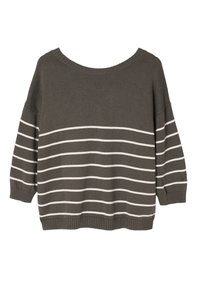 Ciemnoszary sweter z dzianiny o szerokim dekolcie, długich rękawach i poziomych białych paskach na tułowie i rękawach.