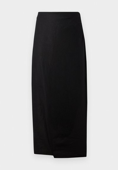 Svart midi skjørt laget av glatt stoff, med høy midje og rett snitt som har en lett drapering og subtil tekstur.