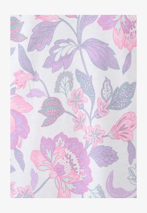 Tissu floral avec de grandes fleurs roses et lavande, des feuilles vertes et des motifs complexes sur un fond blanc. Texture lisse.