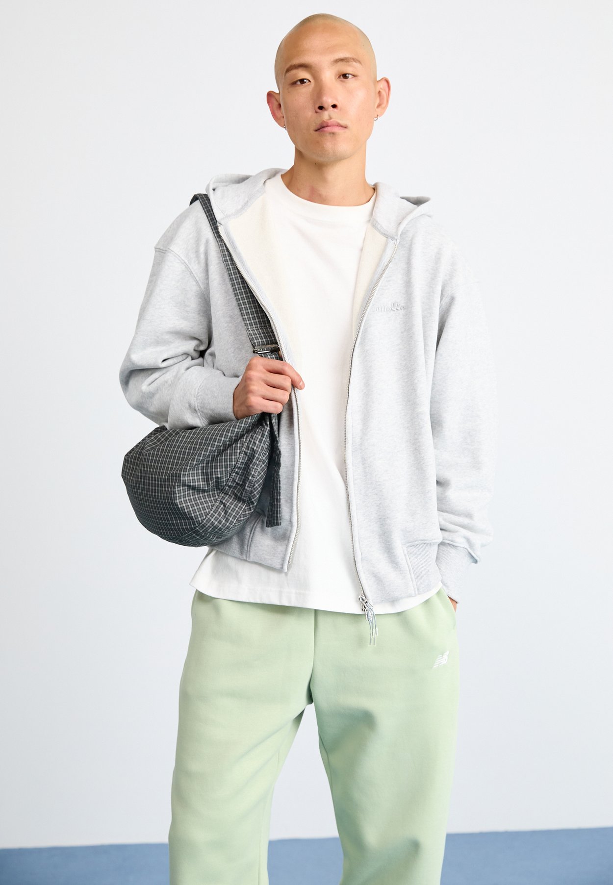 SPORT ESSENTIALS JOGGER