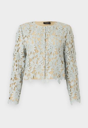 Μπεζ μακρυμάνικο σακάκι με επένδυση από παστέλ μπλε λουλουδάτη δαντέλα, στρογγυλή λαιμόκοψη και κούμπωμα με κουμπιά μπροστά.