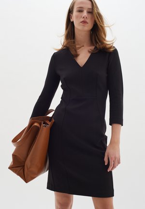 PANNIE Jersey fitted - Etuikleid - black