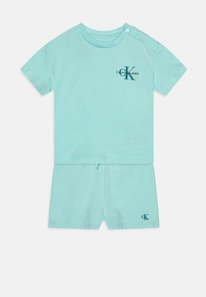 Calvin Klein Jeans BABY MONOGRAM LOGO UNISEX SET  - Shorts - blue tint