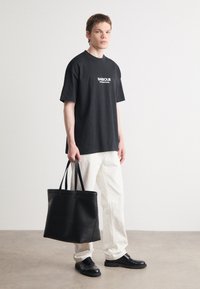 Barbour International FORMULA - T-shirt estampada - black