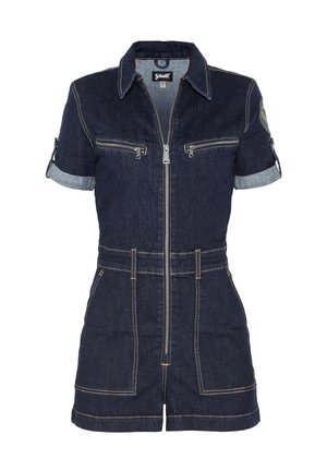 Denim jumpsuit met korte mouwen, donkerblauwe stof, rits aan de voorkant, twee borstzakken en opgerolde mouwomslagen. Contrasterende stiksels overal.
