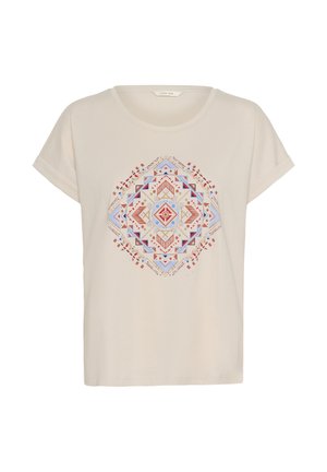 T-shirt crema a maniche corte con un motivo geometrico colorato a forma di diamante in rosso, blu e beige al centro della parte anteriore.