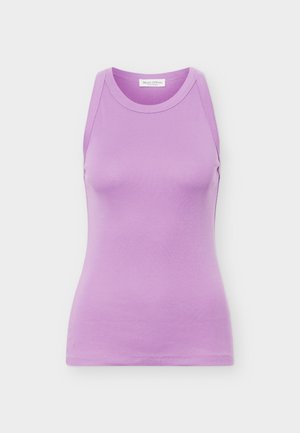 Canotta da donna senza maniche color lavanda con scollo rotondo e silhouette aderente, realizzata in tessuto liscio, mostrata su sfondo semplice.
