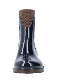 Granatowa gumowa kalosz z teksturowaną brązową górną częścią. Charakteryzuje się gładkim, błyszczącym wykończeniem oraz wzorzystą podeszwą zapewniającą przyczepność.