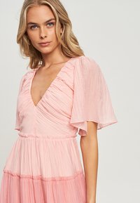 CHANCERY VALENCI  - Maksi garuma kleita - pink ombre
