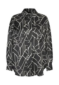 Črna srajca z belim geometrijskim vzorcem, ki ima ovratnik, dve sprednji žepki in zapiranje z gumbi, izdelana iz gladkega blaga.