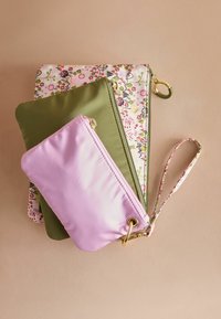 LAYERED POUCH - Kuvertväska - pink tiny town khaki