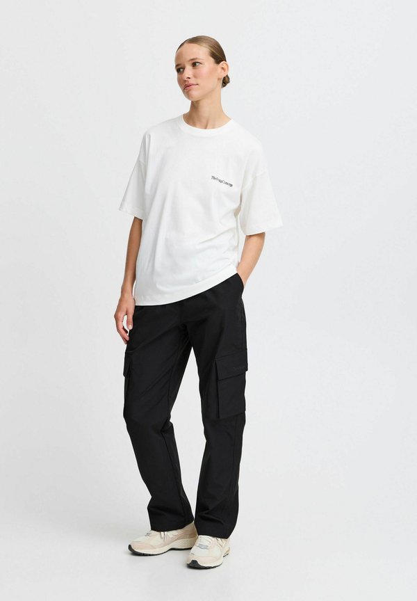 JCPETRI - Basic T-shirt4