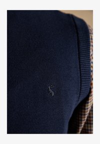 Valgt, navy