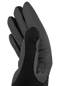 Guanto in pelle nera con palmo testurizzato e dorso in tessuto elasticizzato. Presenta cuciture rinforzate e tre sezioni separate per le dita.