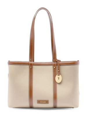 Beige rechteckige Tote-Bag mit braunen Lederhenkeln, Besatz und einem goldfarbenen, runden Anhänger; Trussardi-Logo auf der Vorderseite.